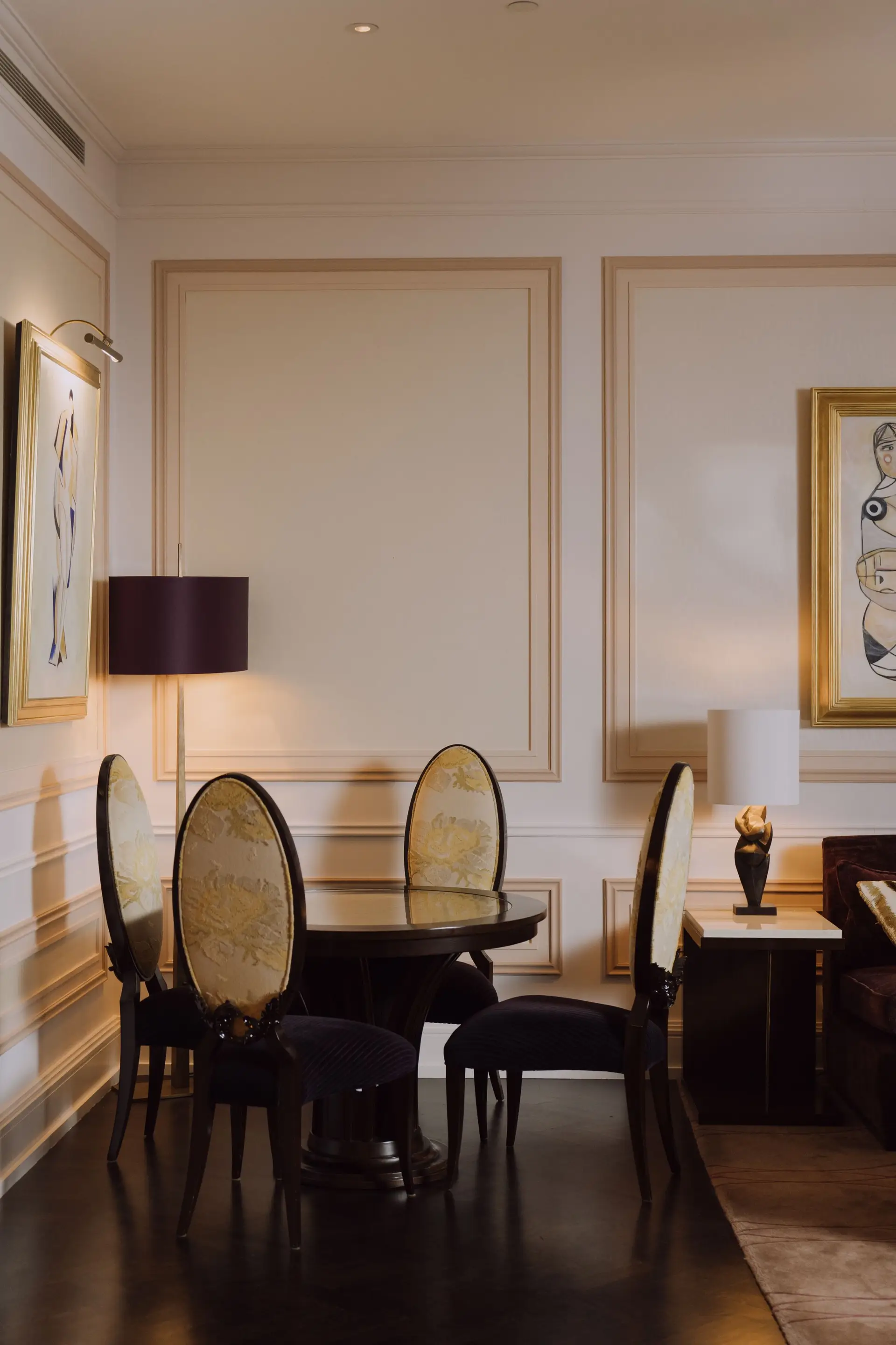 Suite lounge area